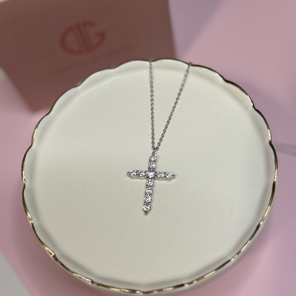 926 Sterling Silver Cross Pendant Necklace with Sparkling Stones